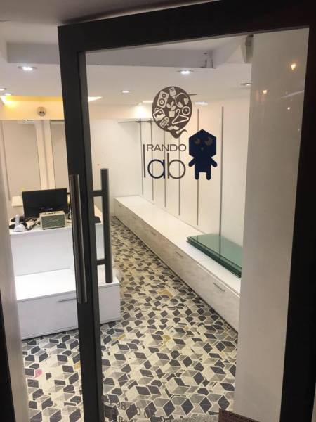 Sol magasin Rando Lab avant travaux